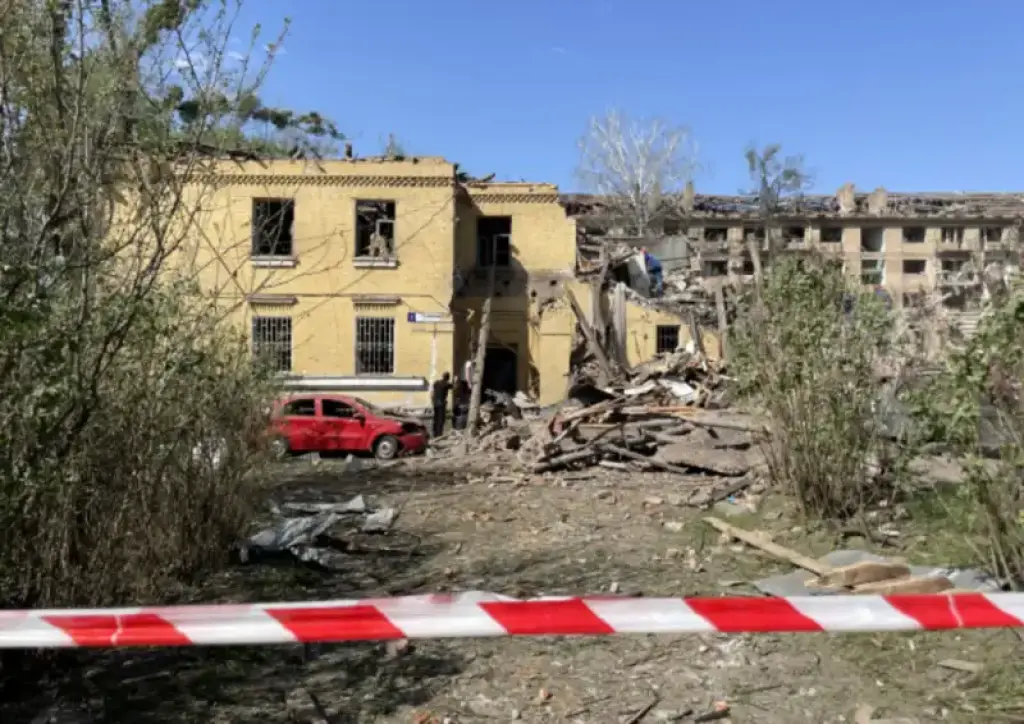 Київ надає допомогу постраждалим від ракетного удару: сотні заяв вже опрацьовано
