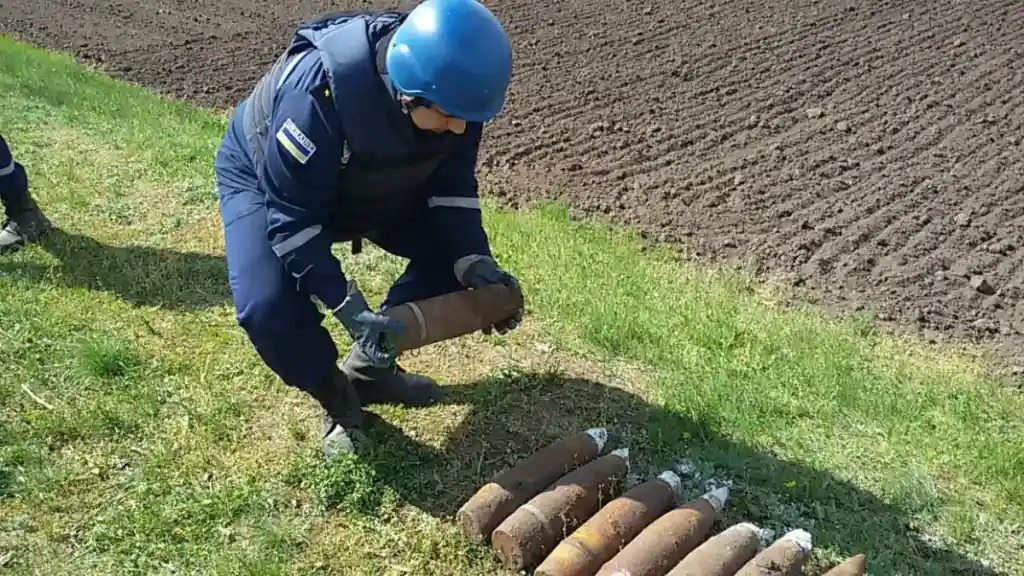 У Києві лунають вибухи: Дарницький район під наглядом піротехніків