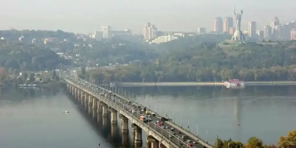 Київ активізує пошук інвесторів для відновлення аварійного мосту Патона