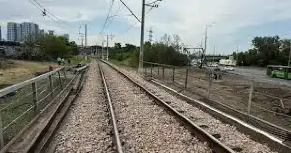 Рух поїздів на Київщині відновлено: залізнична інфраструктура вже працює після нічної атаки