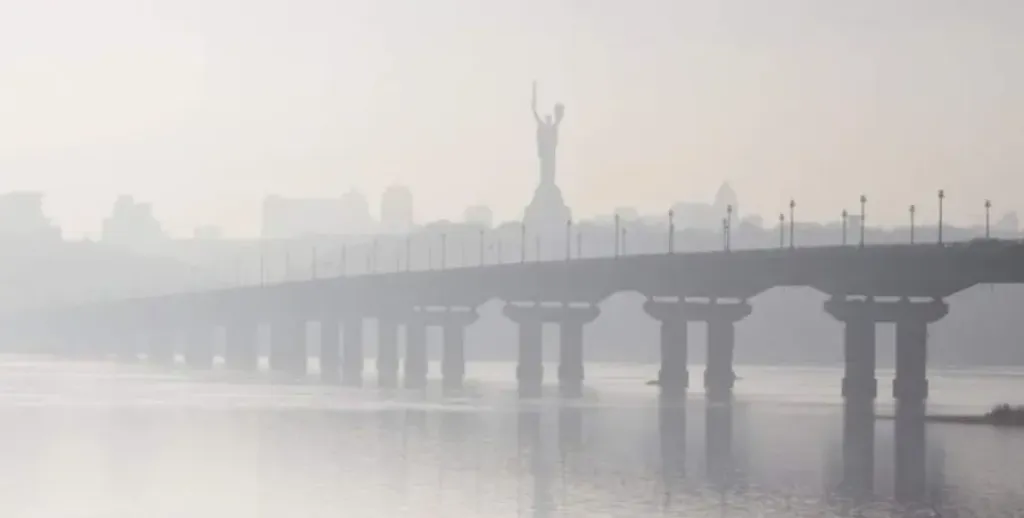 Київ накрив смог: у столиці різко погіршилася якість повітря