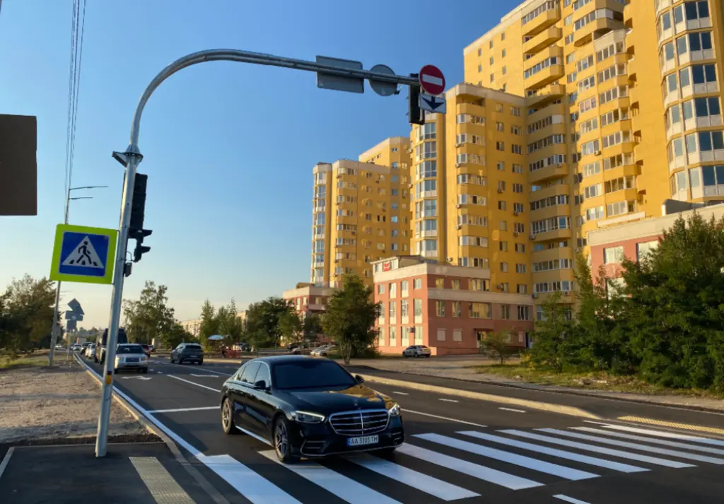 У Дарницькому районі Києва змінили схему руху: що потрібно знати водіям та пішоходам