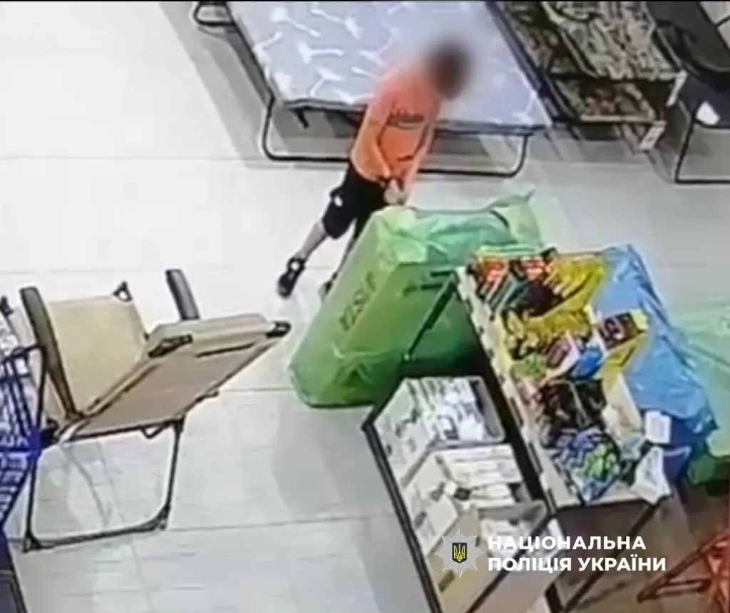 У Києві 6-річний хлопчик влаштував пожежу в гіпермаркеті: батькам загрожує штраф