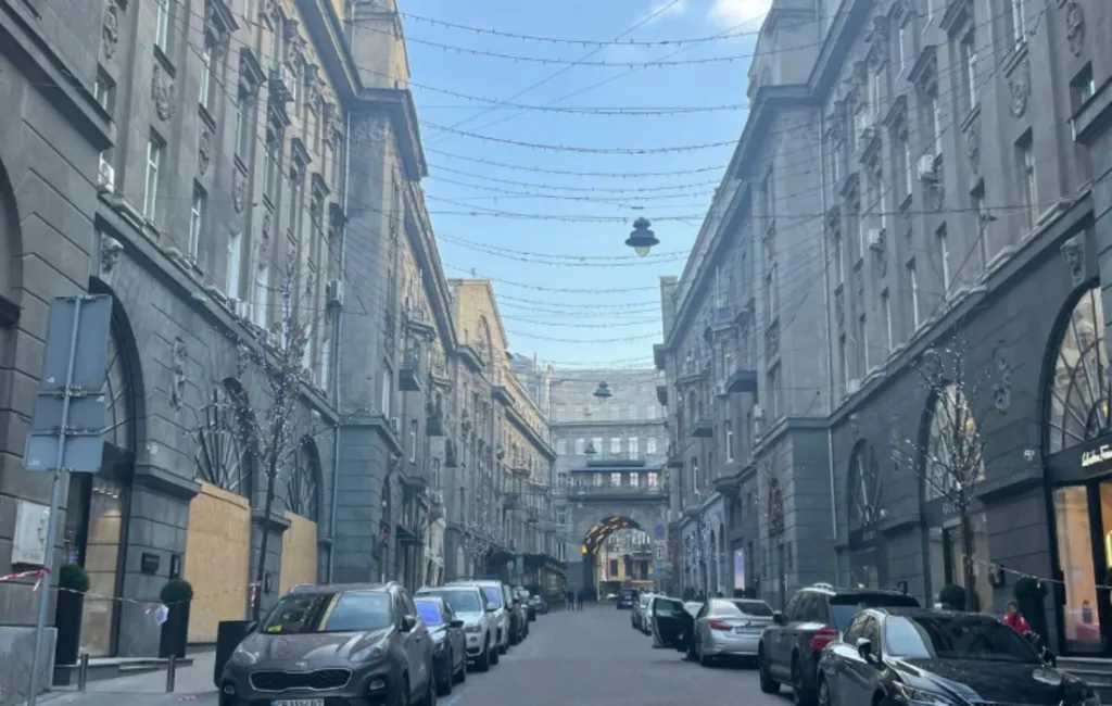 Від шкільного базару до бутиків на Хрещатику: яким був квартал Пасаж у минулому
