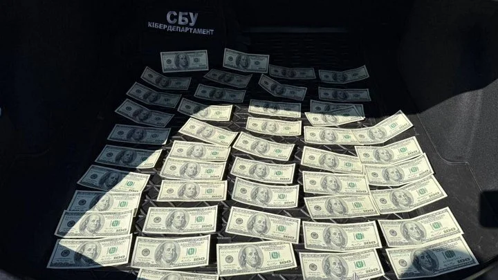 У Києві викрили схеми втечі ухилянтів: $20 тисяч за кордон та $13 тисяч за фіктивне бронювання