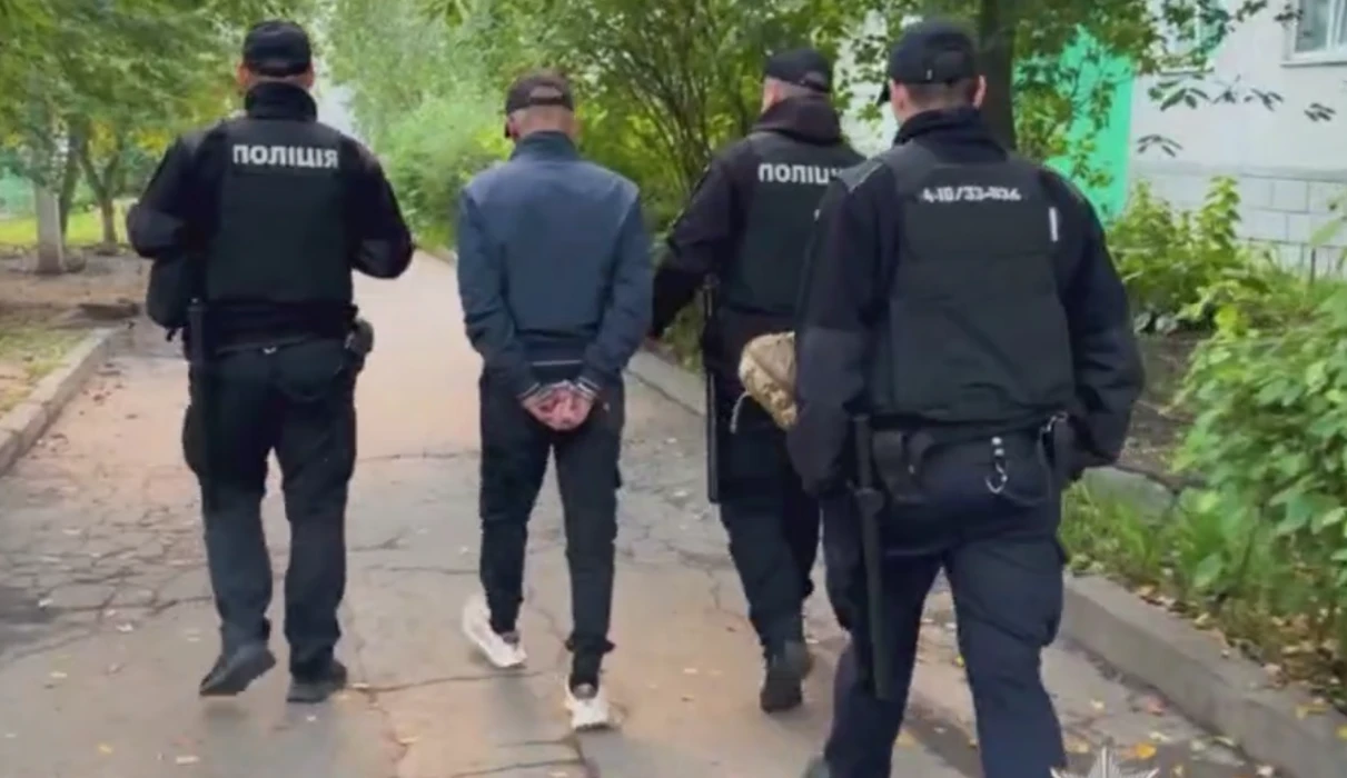 На Київщині батько поранив ножем власного сина: поліція затримала нападника