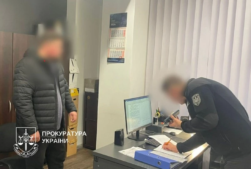 У Києві двох поліцейських підозрюють у побитті військовозобов’язаного біля Голосіївського РТЦК