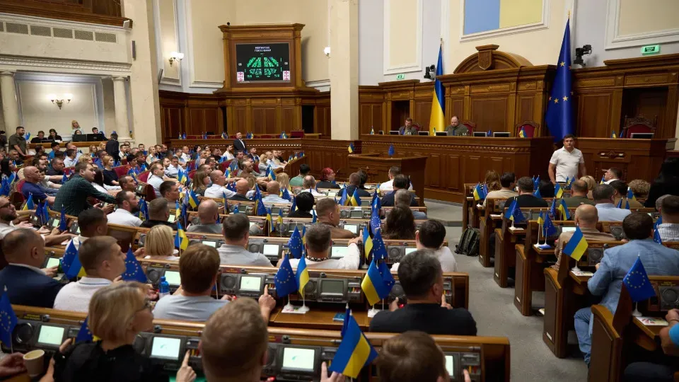 Воєнний стан і мобілізація продовжені до 2026 року: як це вплине на Київ та область