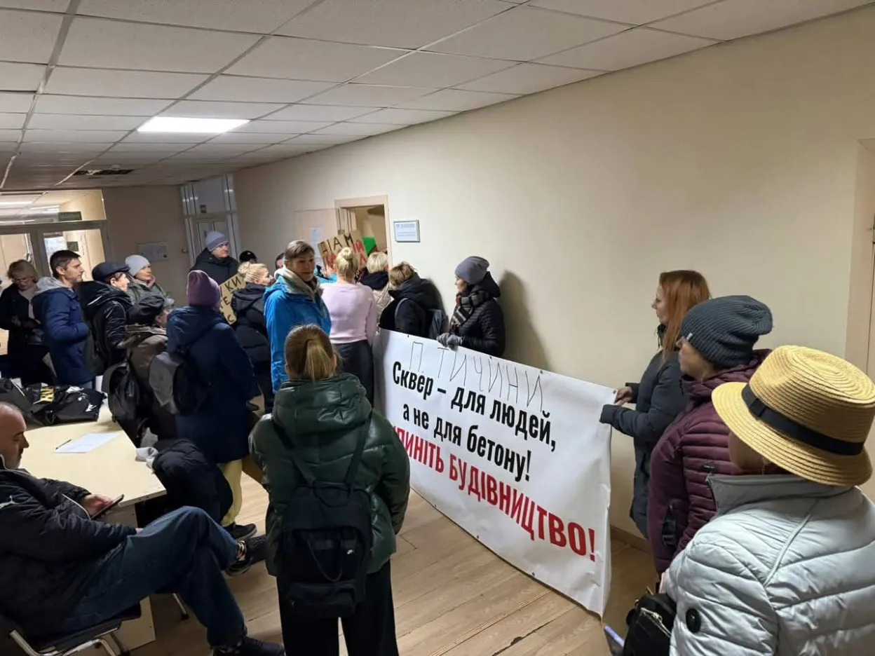 «Березняки проти висотки»: кияни оскаржують будівництво 26 поверхів у сквері імені Павла Тичини