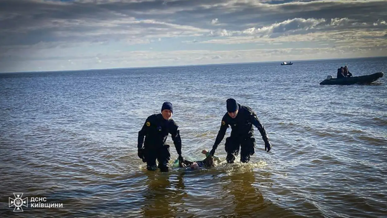 Трагедія на Київському водосховищі: човен перекинувся через штормовий вітер, загинув рибалка