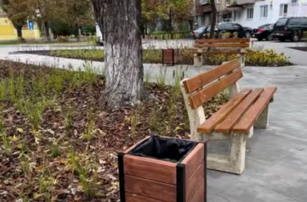 У Києві на Лівому березі з’явилася нова зелена зона з японськими квітами та декоративними травами