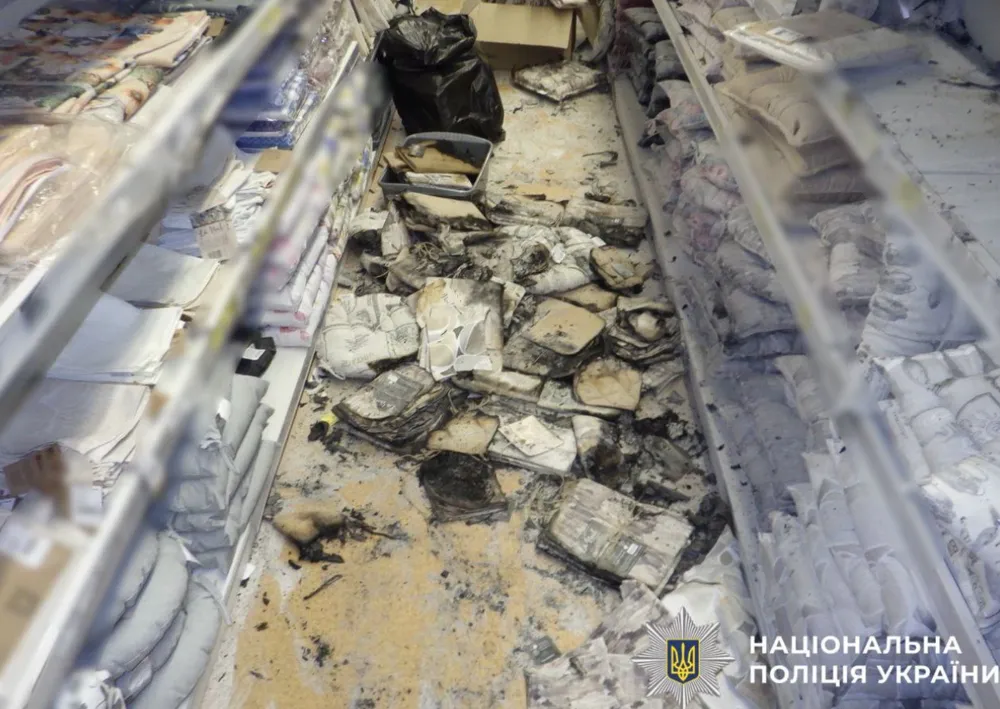 У київському гіпермаркеті спалахнула пожежа: підпалювача затримали