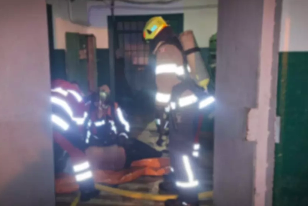 Пожежа у Боярці: місцевого мешканця врятували з палаючої квартири