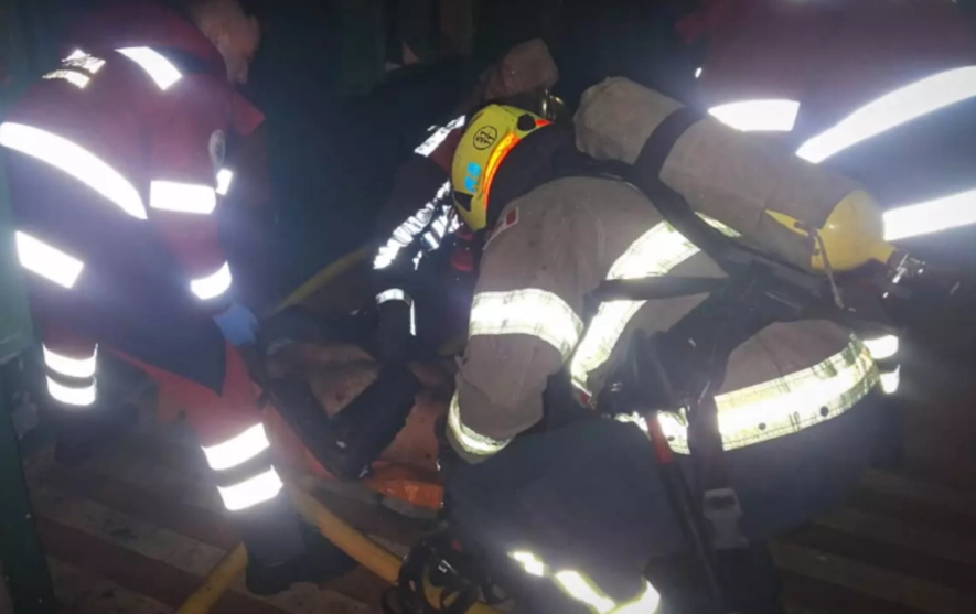 Пожежа у Боярці: місцевого мешканця врятували з палаючої квартири