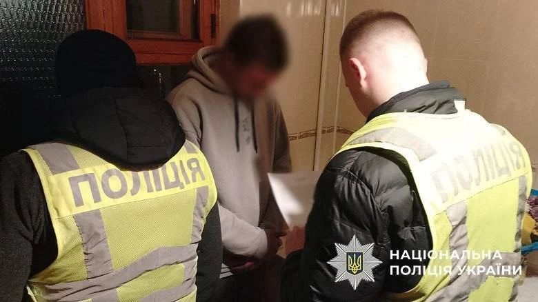 Поранений ветеран у реанімації після нападу трьох молодиків у Києві