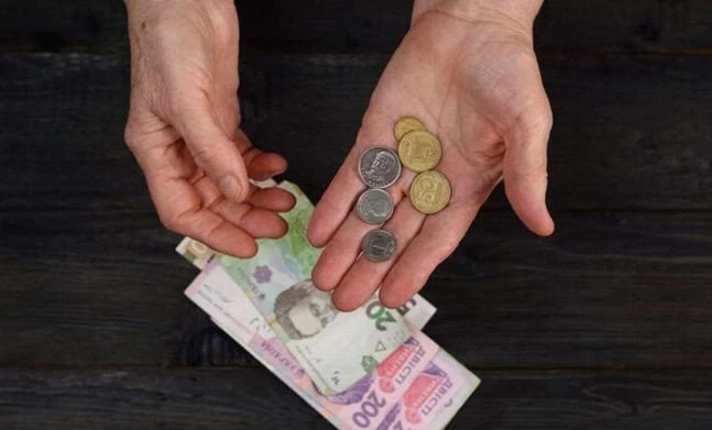 В Україні можуть призупинити пенсію: у ПФУ пояснили, хто ризикує втратити виплати