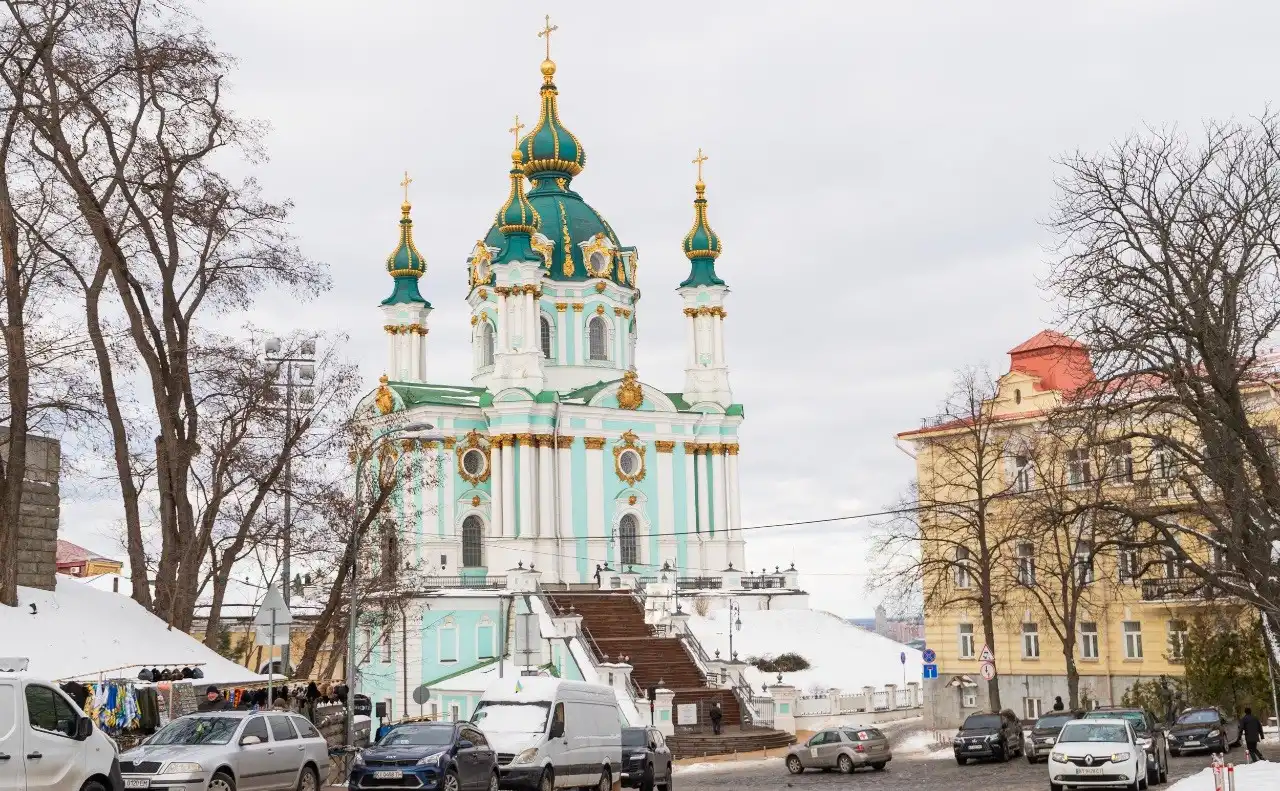 Андріївський узвіз стає цифровим: історичні будівлі під надійним контролем