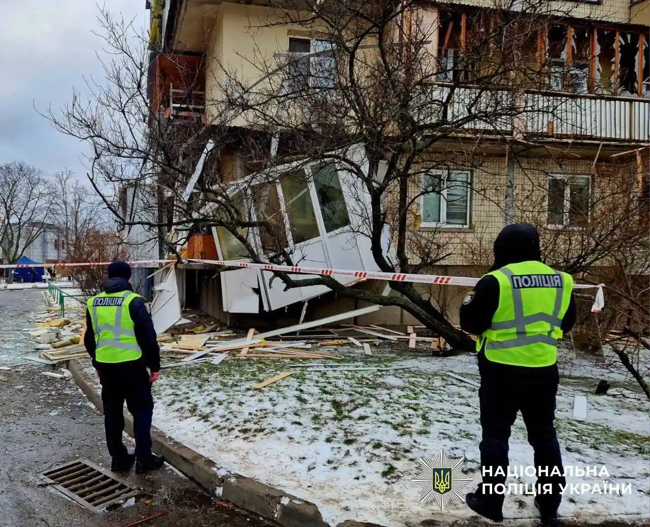Дронова атака на Київ: загиблий у багатоповерхівці та десятки поранених
