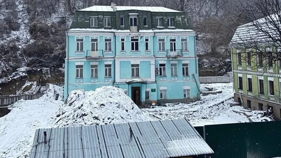 Збут через вікно: у Києві судитимуть 28-річну жінку за «домашній» наркотрафік