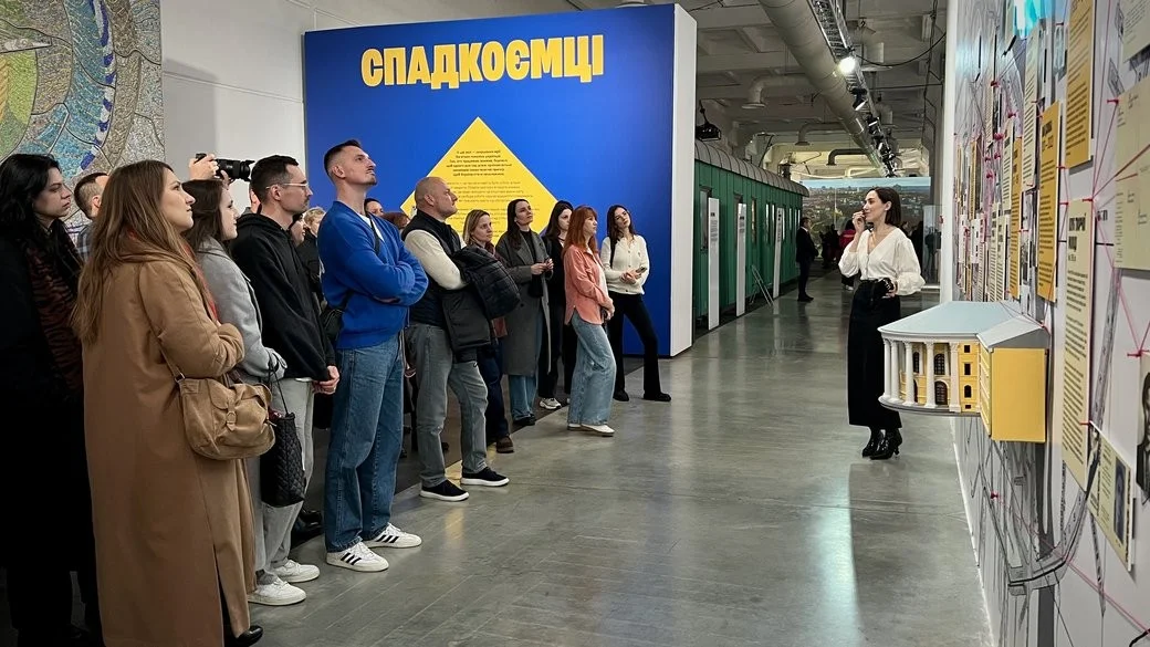 У Києві нічна поїздка на чужому автобусі завершилася серією ДТП і затриманням