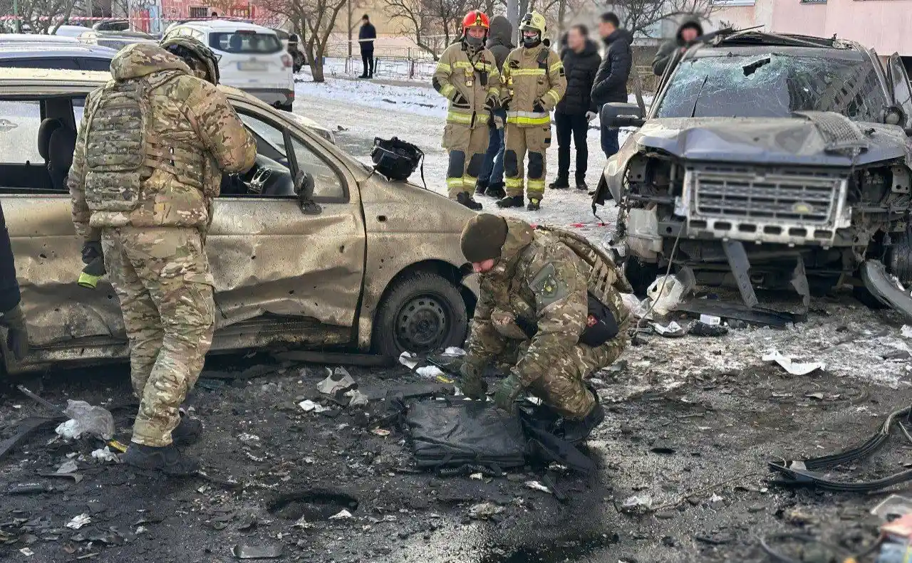 Вибух біля будинку в Києві: затримано підозрювану у теракті, поранені двоє людей