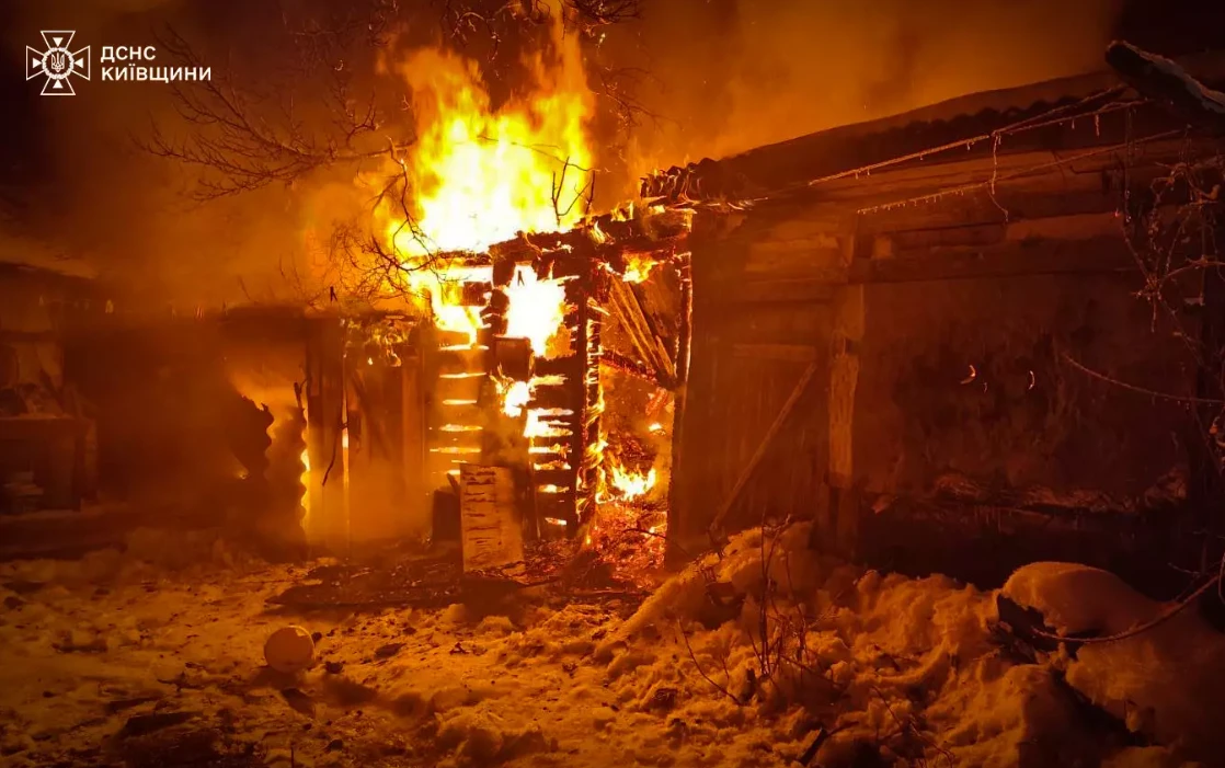 Магазини не зникають: як київські мережі працюють під час блекаутів