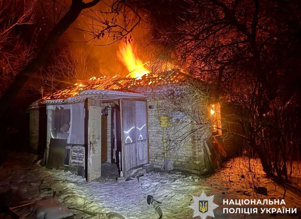 Холод і темрява: мешканці київської багатоповерхівки змушені залишати домівки після пожежі