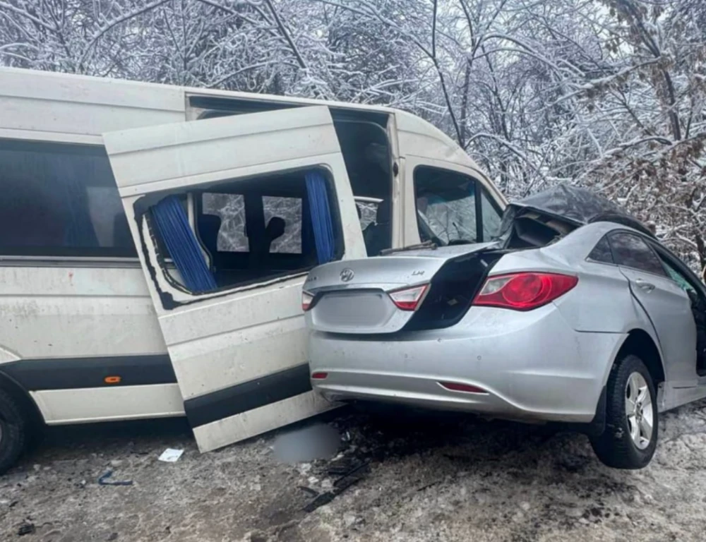 Масштабна ДТП під Києвом: двоє загиблих, ще семеро постраждали