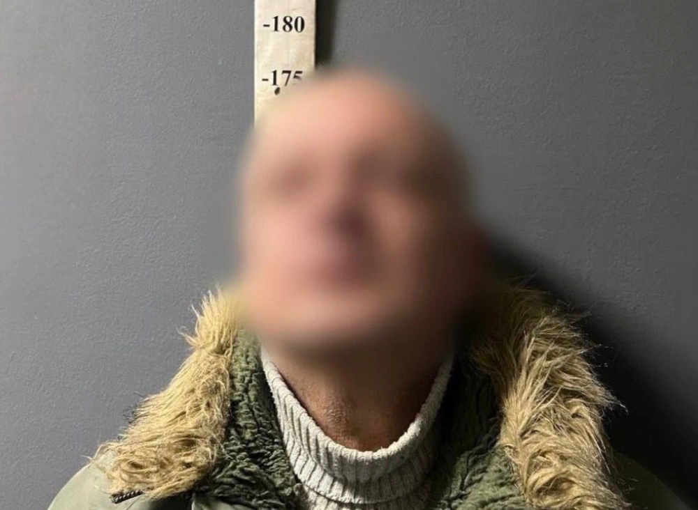 Побиття в київському під’їзді: мешканцю багатоповерхівки оголосили підозру