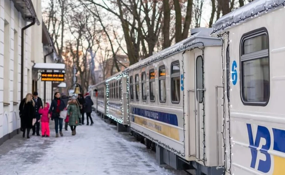 Київська дитяча залізниця відкрила новий рік для пасажирів: тепер рух без перерви