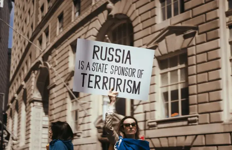 Загроза зростає: Польща радить своїм громадянам залишити територію Росії