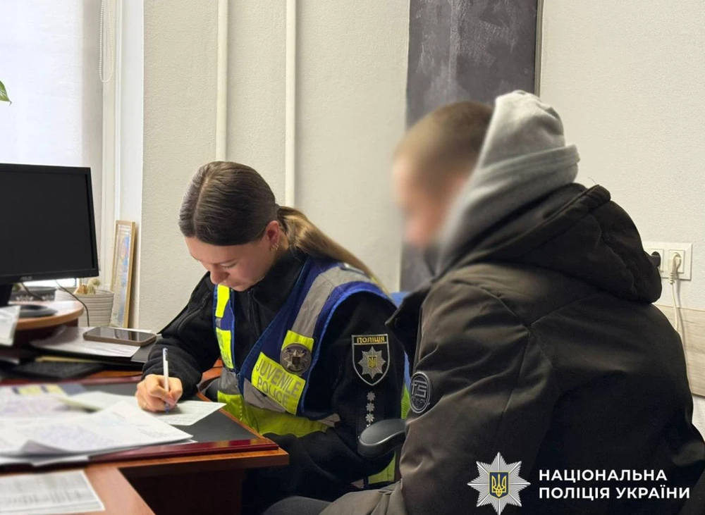 П’яний дебош біля меморіалу у столиці: неповнолітнього притягнули до відповідальності