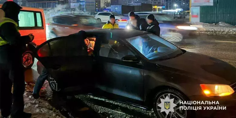 Квиток за 10 тисяч доларів: у столиці зупинили схему «футбольного» виїзду за кордон