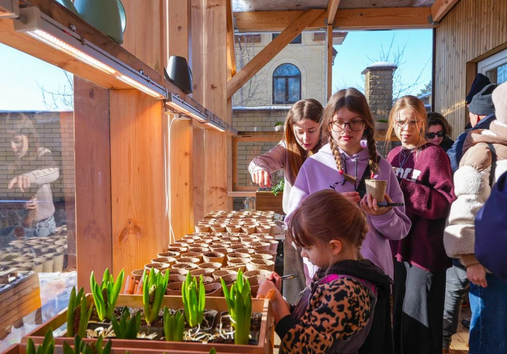 Уроки просто неба: у Бучі запрацював лісовий простір для екологічної освіти