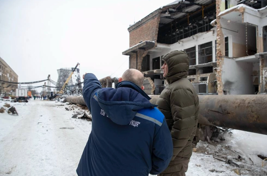 12 років мистецтва спротиву: у Києві показали постери про боротьбу Криму
