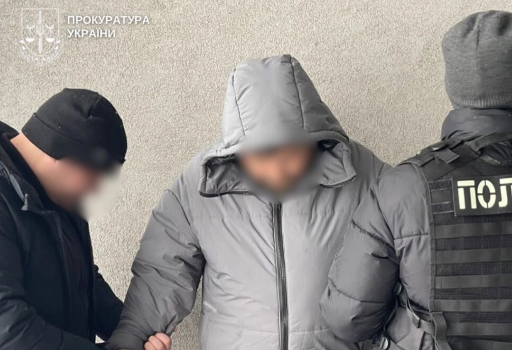 Лікар з Києва постане перед судом через схему незаконного виїзду за кордон за 20 тисяч євро