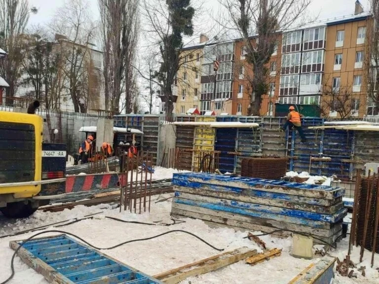 Безпека надважлива: у Бородянці будують потужне протирадіаційне укриття