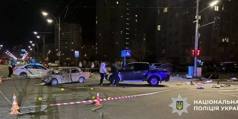 П’яний маневр на Деснянщині: у нічній ДТП госпіталізовано чотирьох підлітків