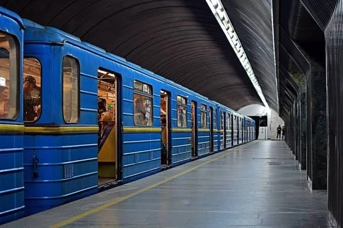 Транспортний колапс у столиці: метрополітен коригує режим роботи через нічну атаку