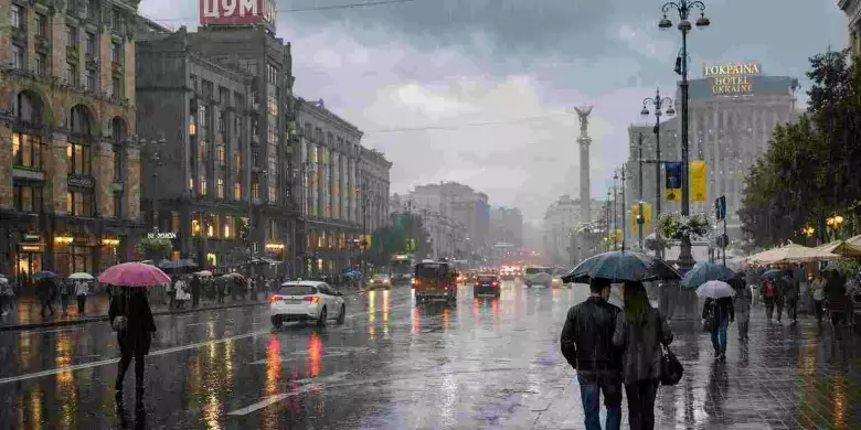 Парасольки замість травневого сонця: Київ накриють дощі та похолодання