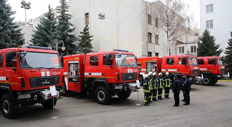 Масштабна пожежа на Білоцерківщині: вогнеборці врятували жителів десятиповерхівки