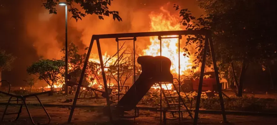 Трагедія у спальному районі столиці: російська ракета вибухнула поруч із дитячими гойдалками