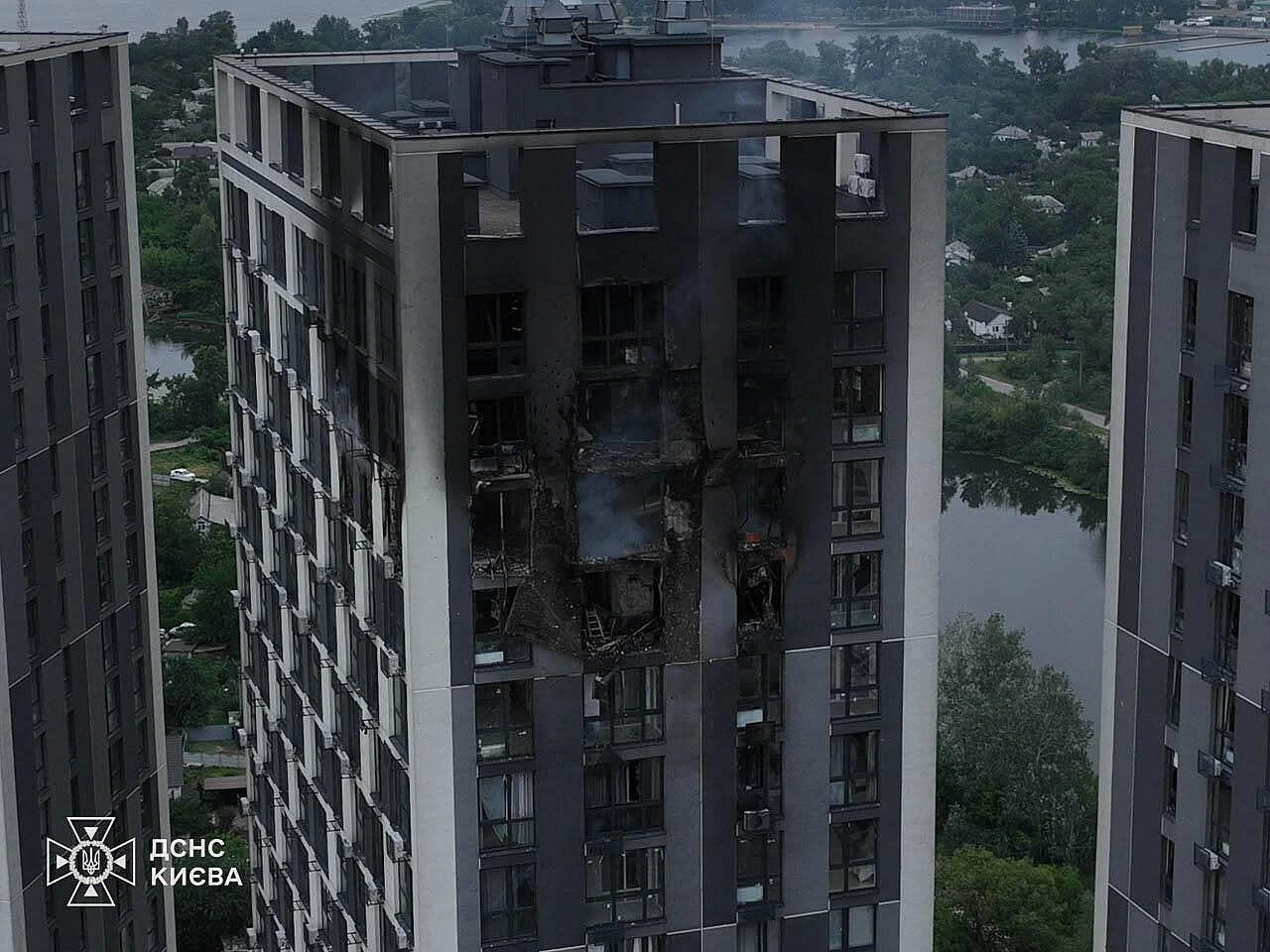 У столиці відкрили пункти підтримки для мешканців пошкоджених будинків